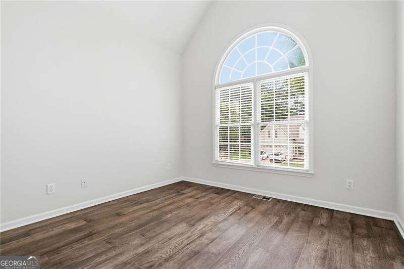 112 Adelaide Crossing Property Photo 24