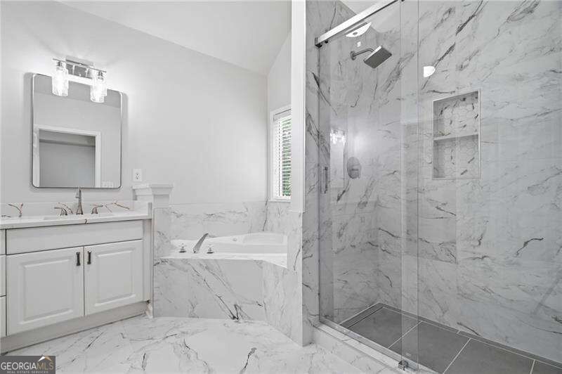 112 Adelaide Crossing Property Photo 37