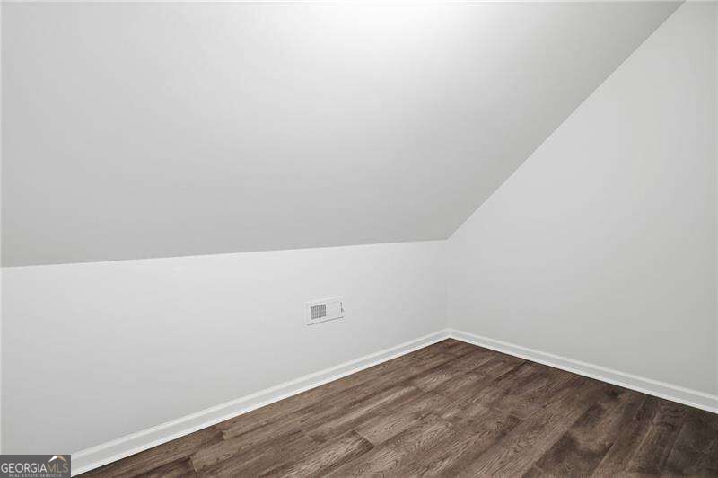 112 Adelaide Crossing Property Photo 40