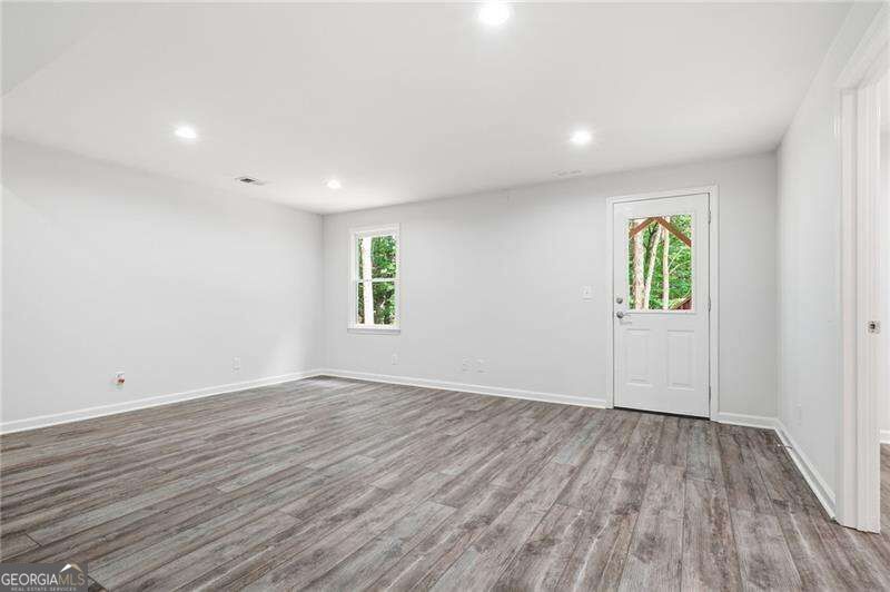 112 Adelaide Crossing Property Photo 44