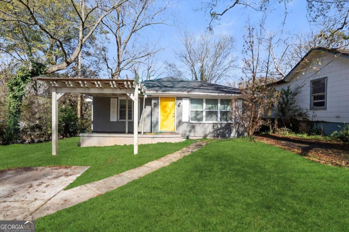 200 Meador Way Se Property Photo 1
