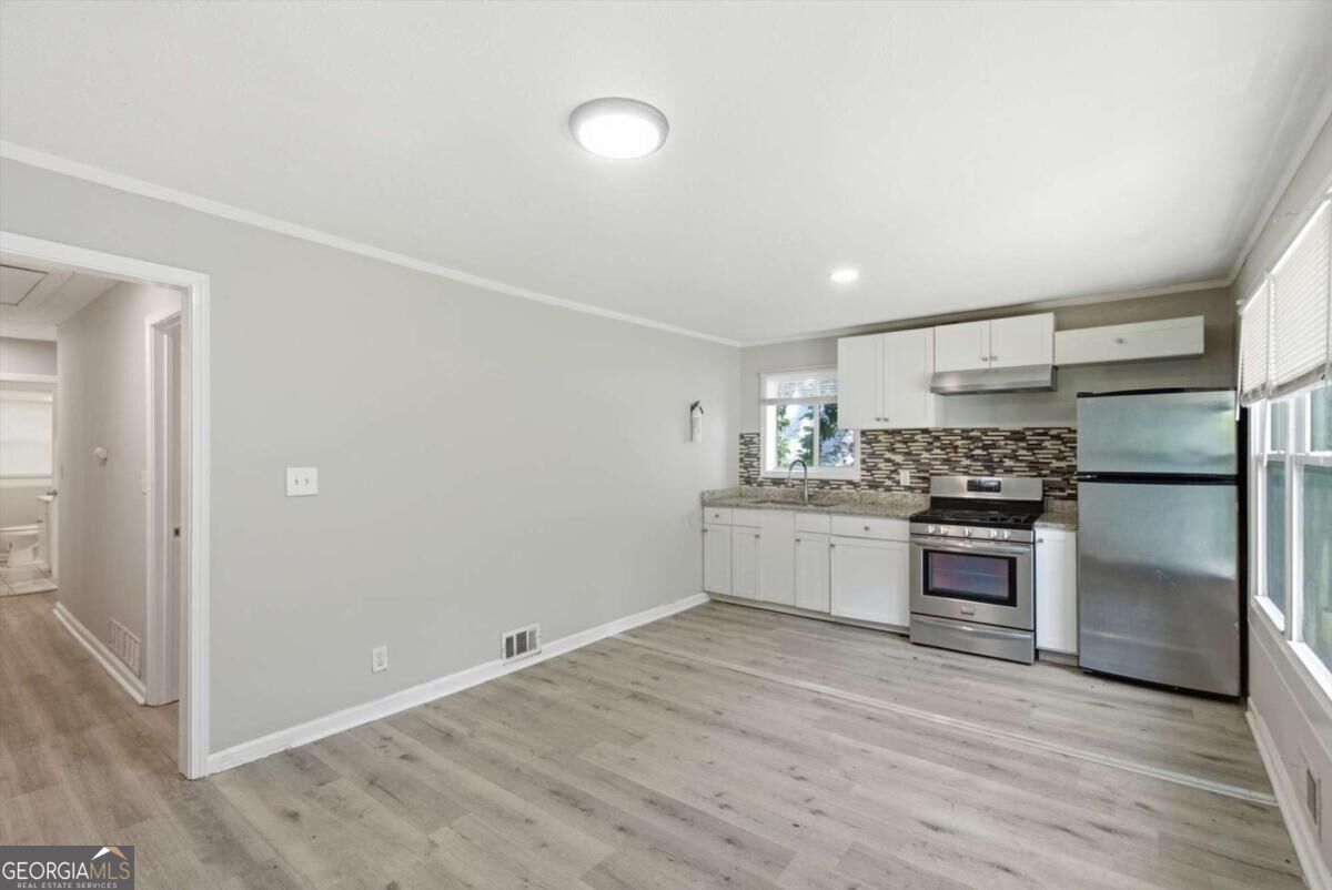 200 Meador Way Se Property Photo 3