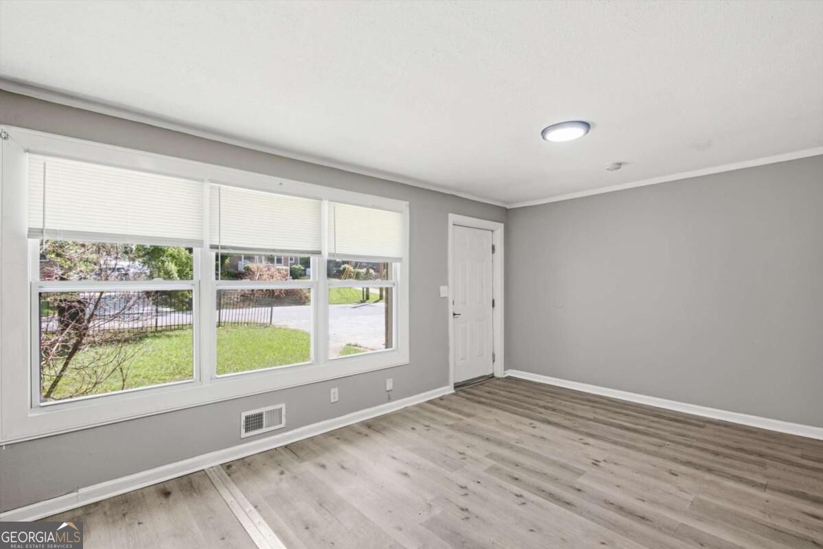 200 Meador Way Se Property Photo 6