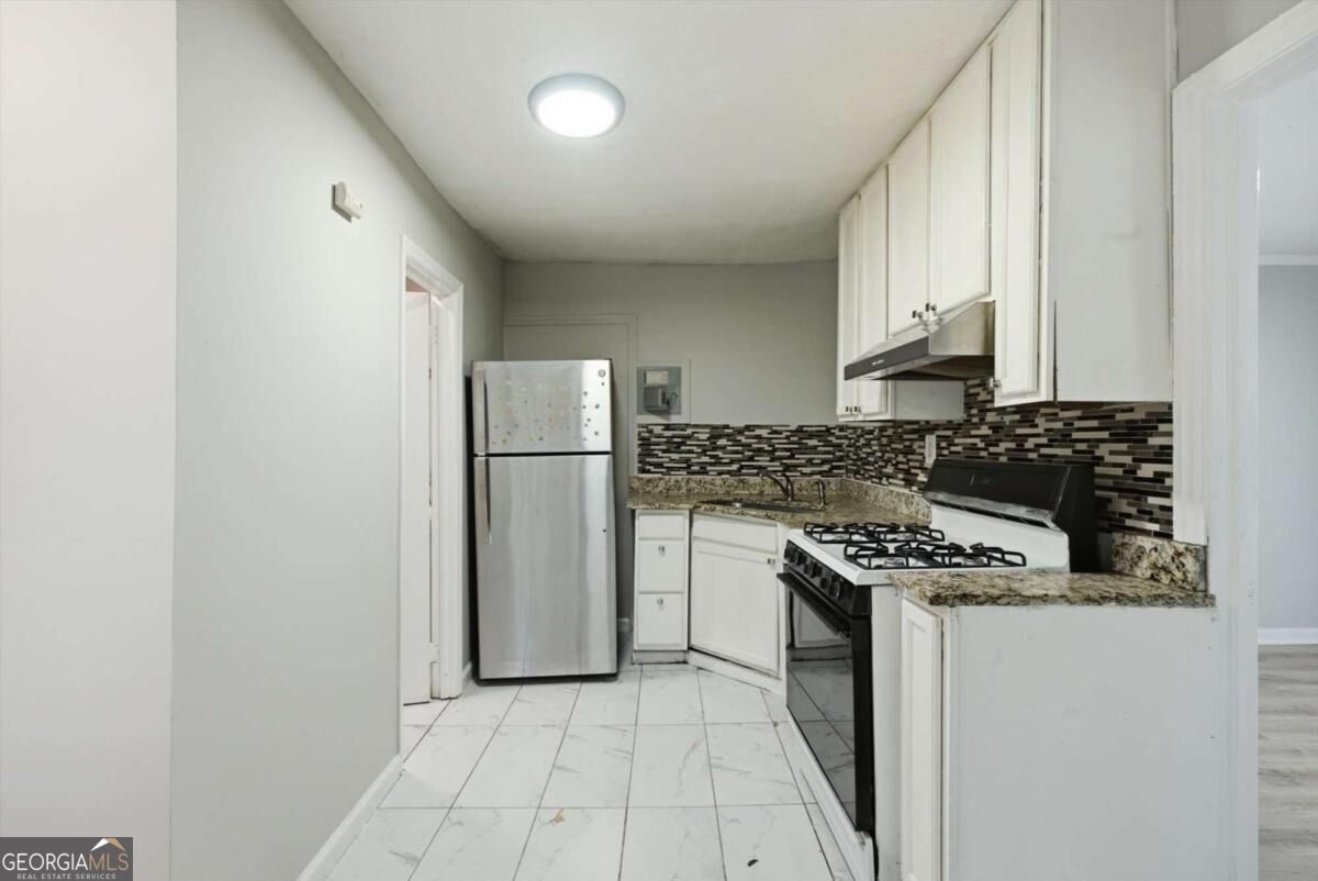 200 Meador Way Se Property Photo 9