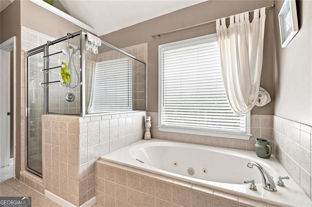 860 Valley Drive Property Photo 18