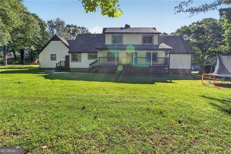 2223 Angela Drive SW Property Photo 1
