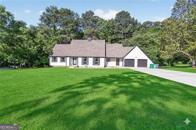 2223 Angela Drive SW