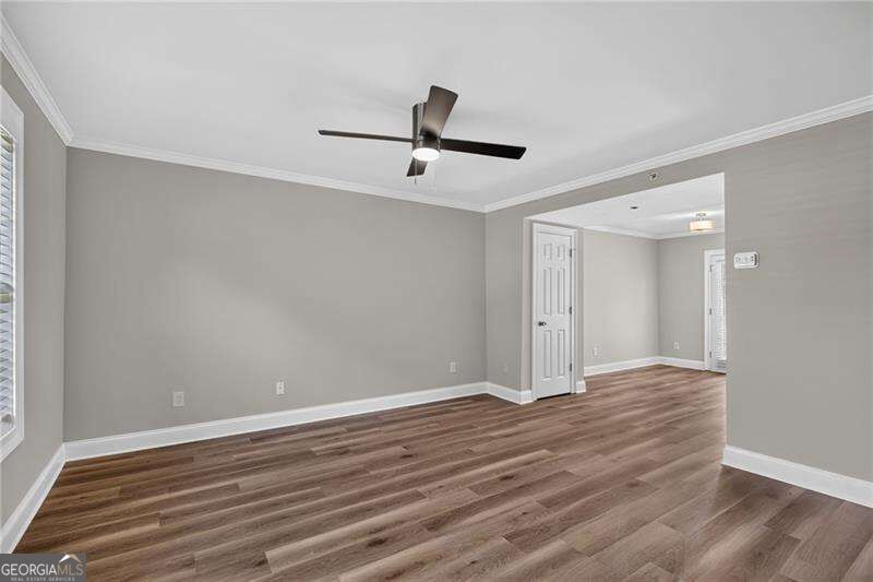 1 Villa Court Se Property Photo 6