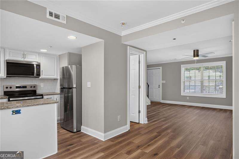 1 Villa Court Se Property Photo 14