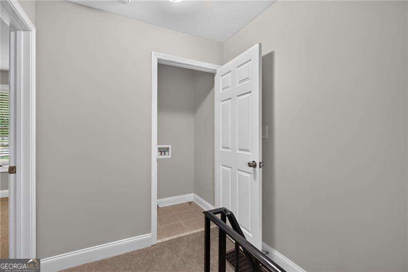 1 Villa Court Se Property Photo 16