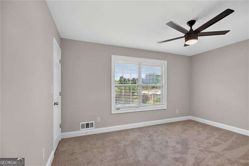 1 Villa Court Se Property Photo 18