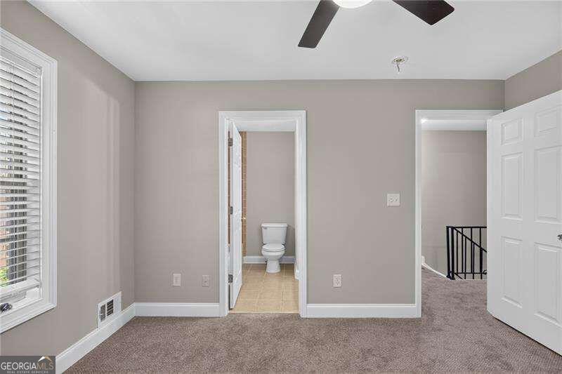 1 Villa Court Se Property Photo 20