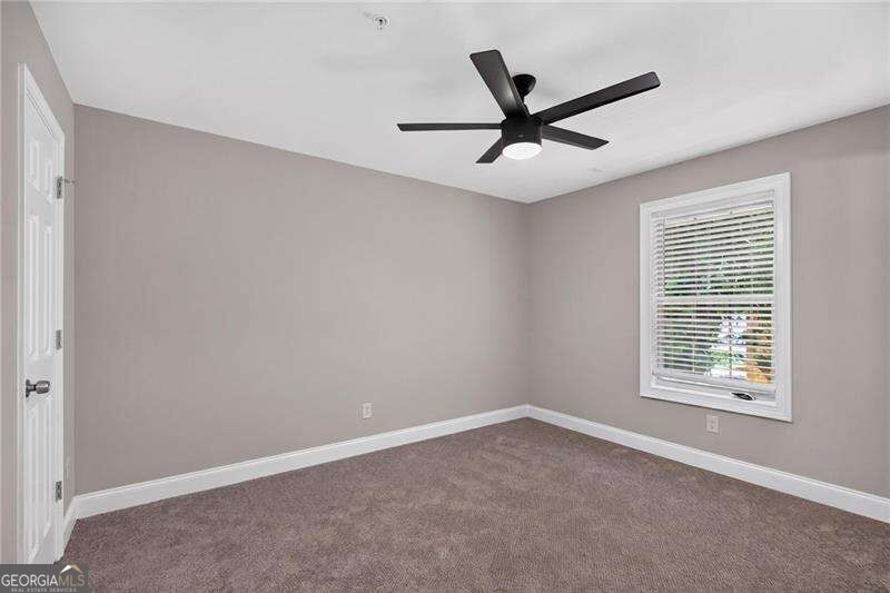 1 Villa Court Se Property Photo 21
