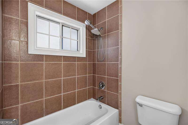1 Villa Court Se Property Photo 23