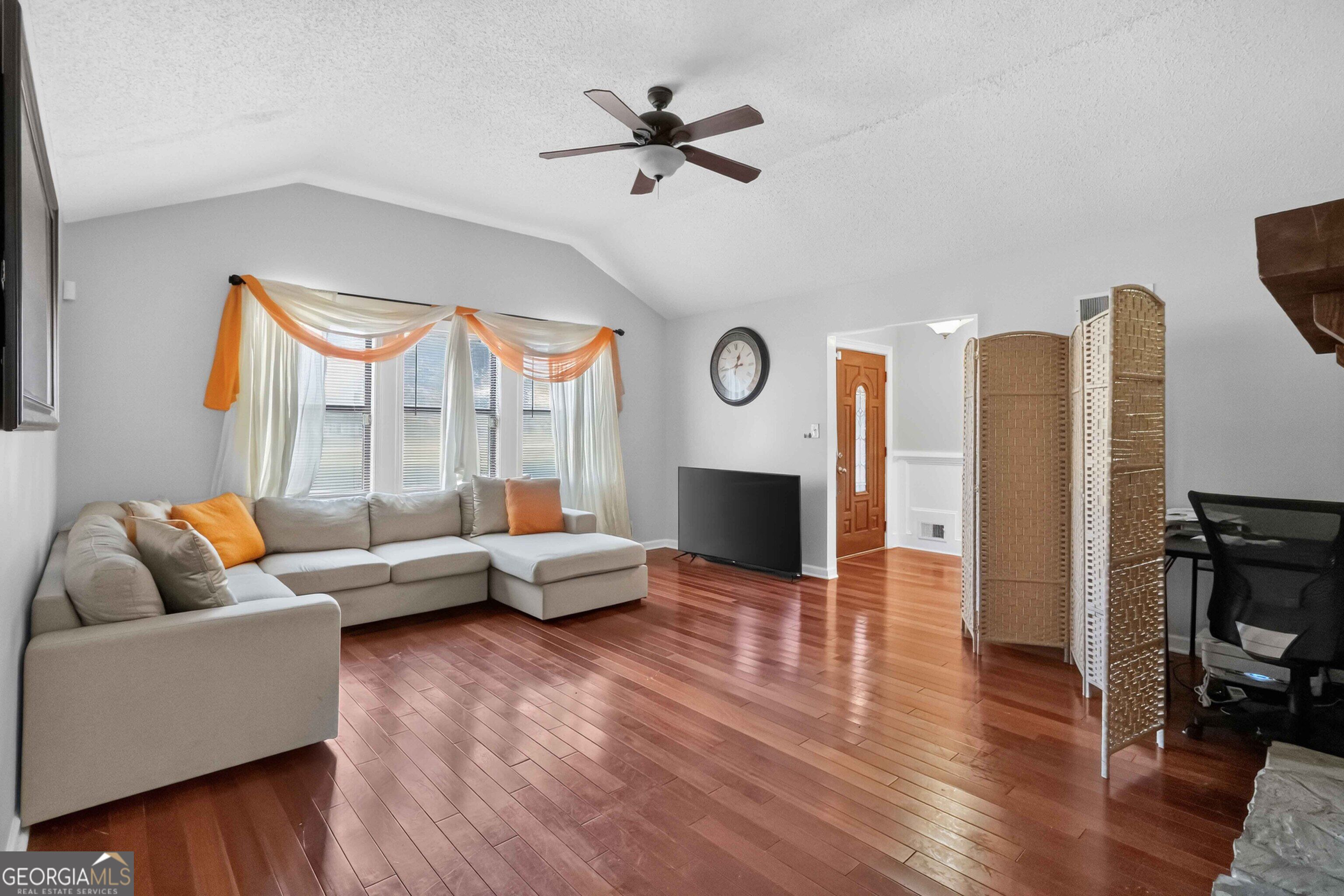 5080 Rex Road Property Photo 6