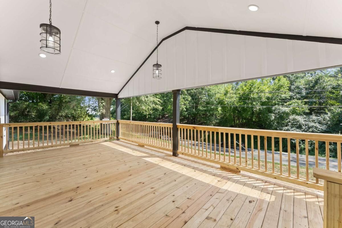 2443 Old Cornelia Highway Property Photo 8