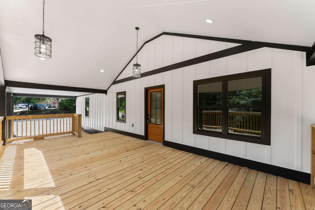 2443 Old Cornelia Highway Property Photo 9