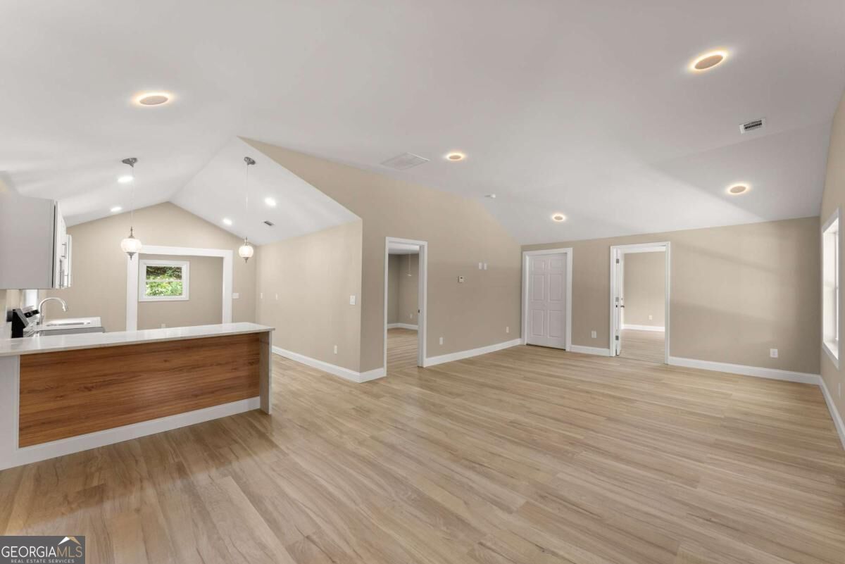 2443 Old Cornelia Highway Property Photo 12