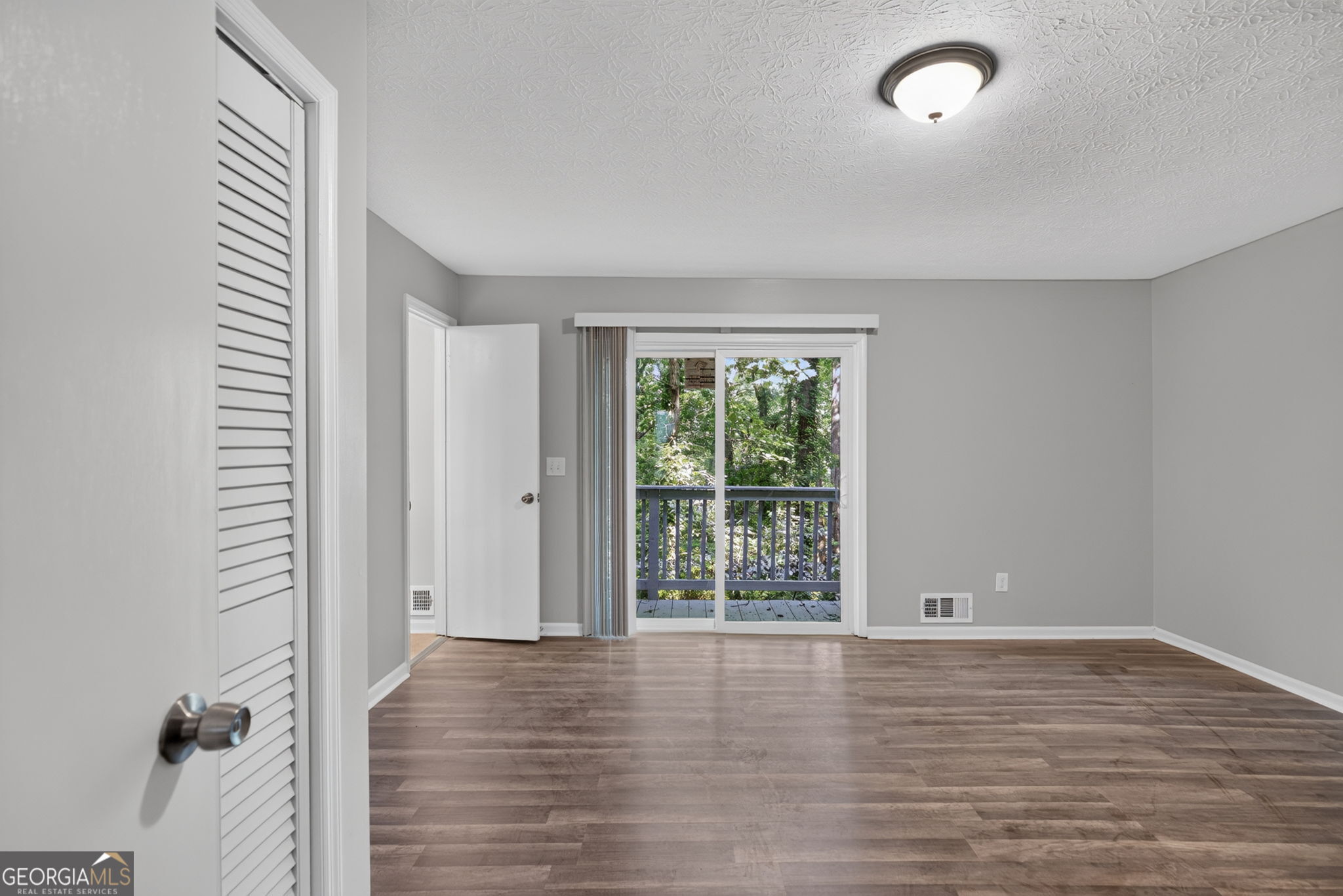 9759 Greenside Way Property Photo 11
