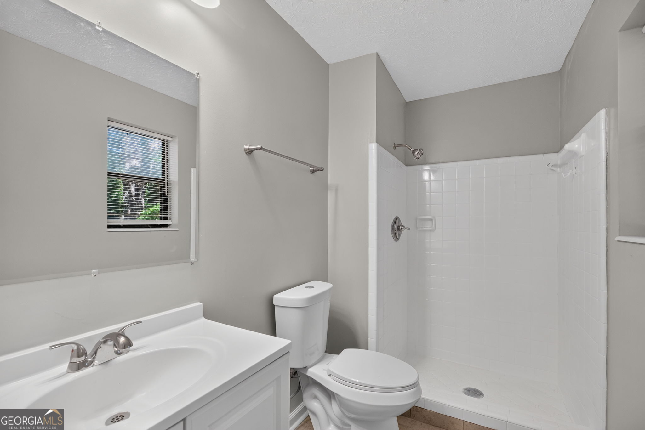 9759 Greenside Way Property Photo 13
