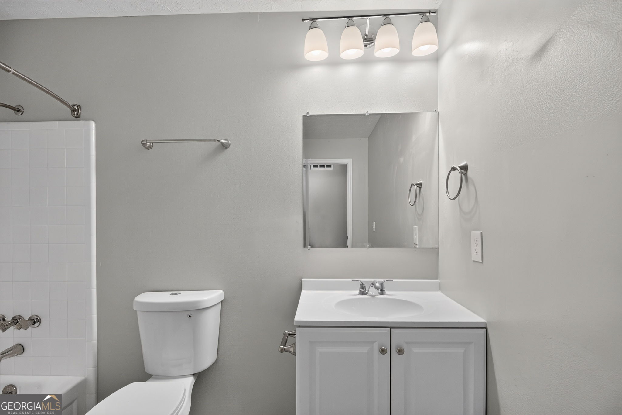 9759 Greenside Way Property Photo 15
