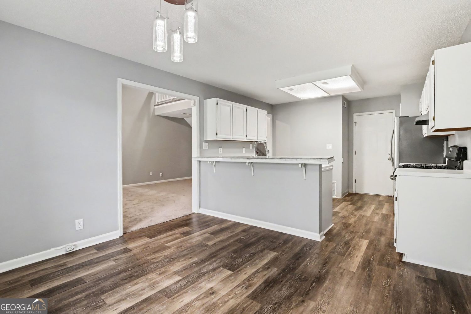 384 Lakeridge Court Property Photo 6