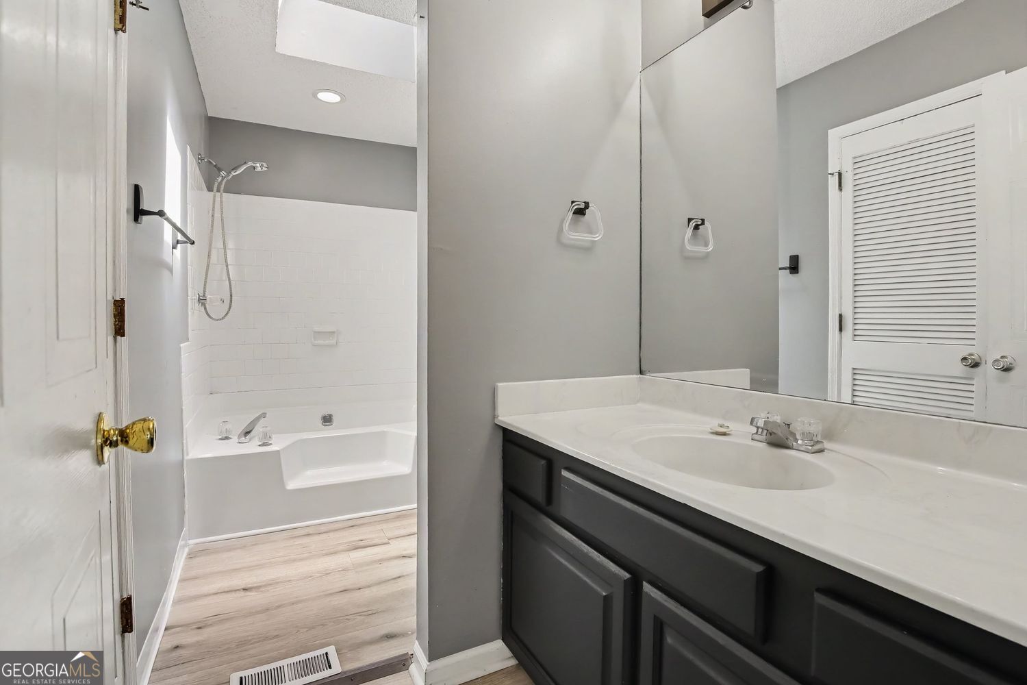 384 Lakeridge Court Property Photo 14
