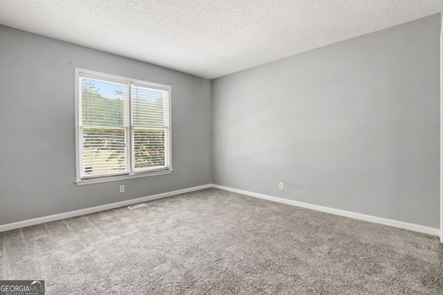 384 Lakeridge Court Property Photo 15