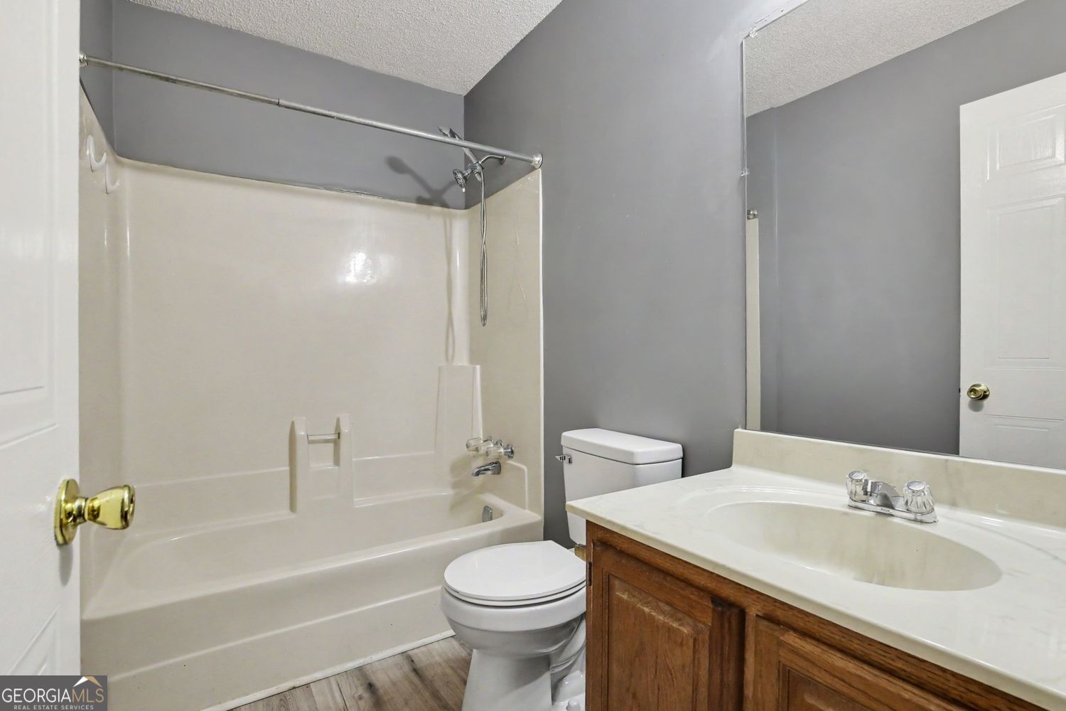 384 Lakeridge Court Property Photo 16