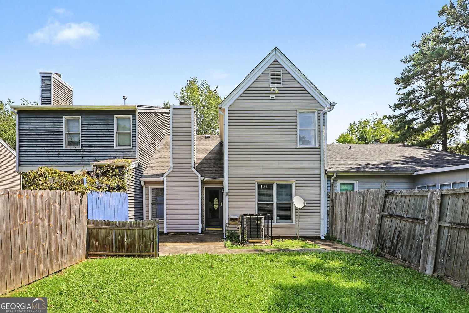 384 Lakeridge Court Property Photo 17