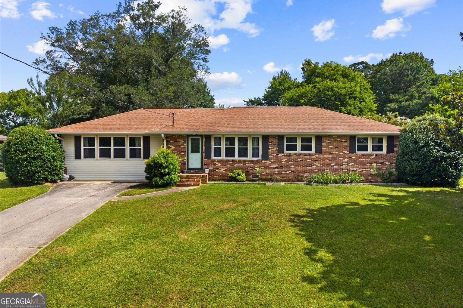8 Cameo Drive Property Photo 1
