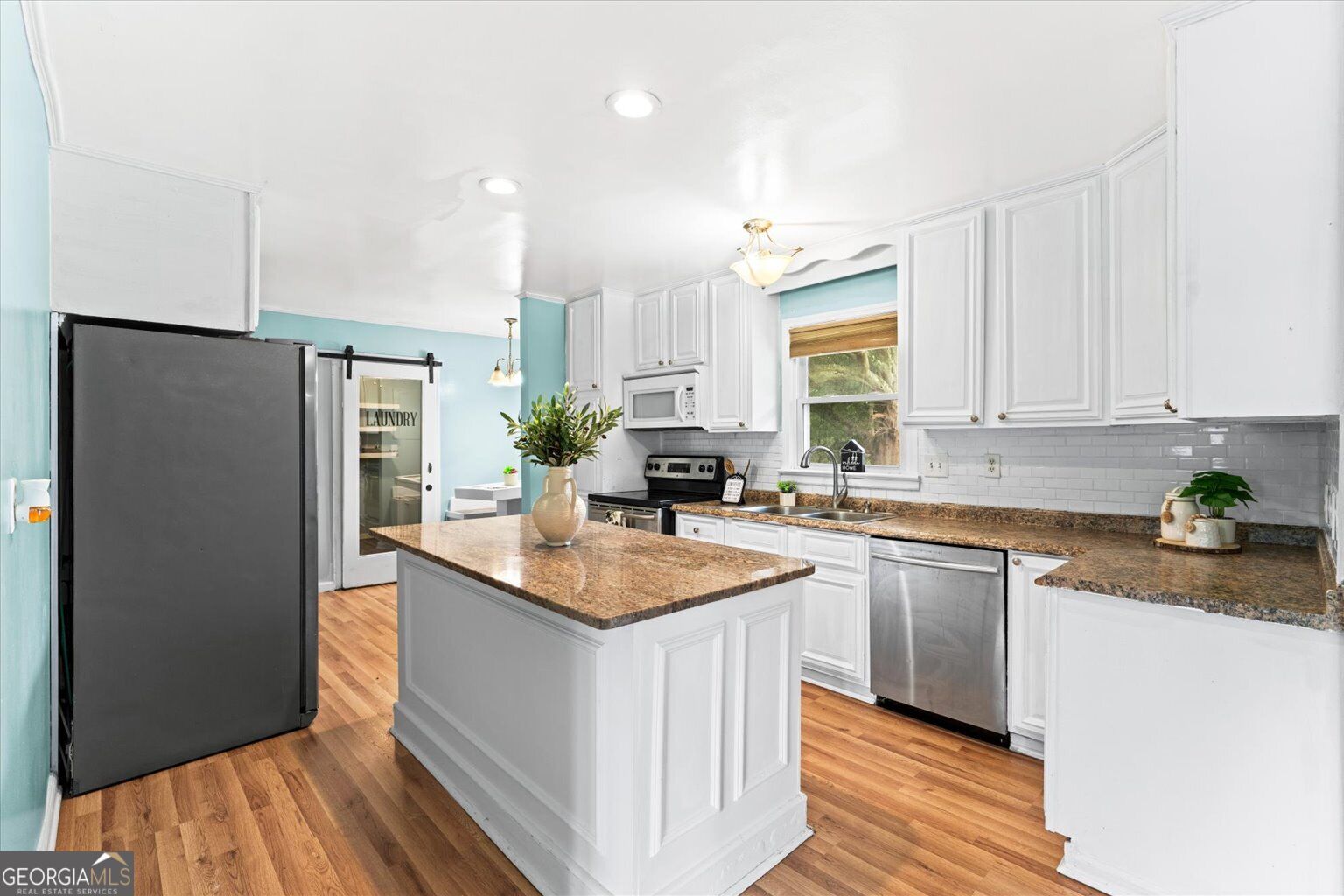 8 Cameo Drive Property Photo 14