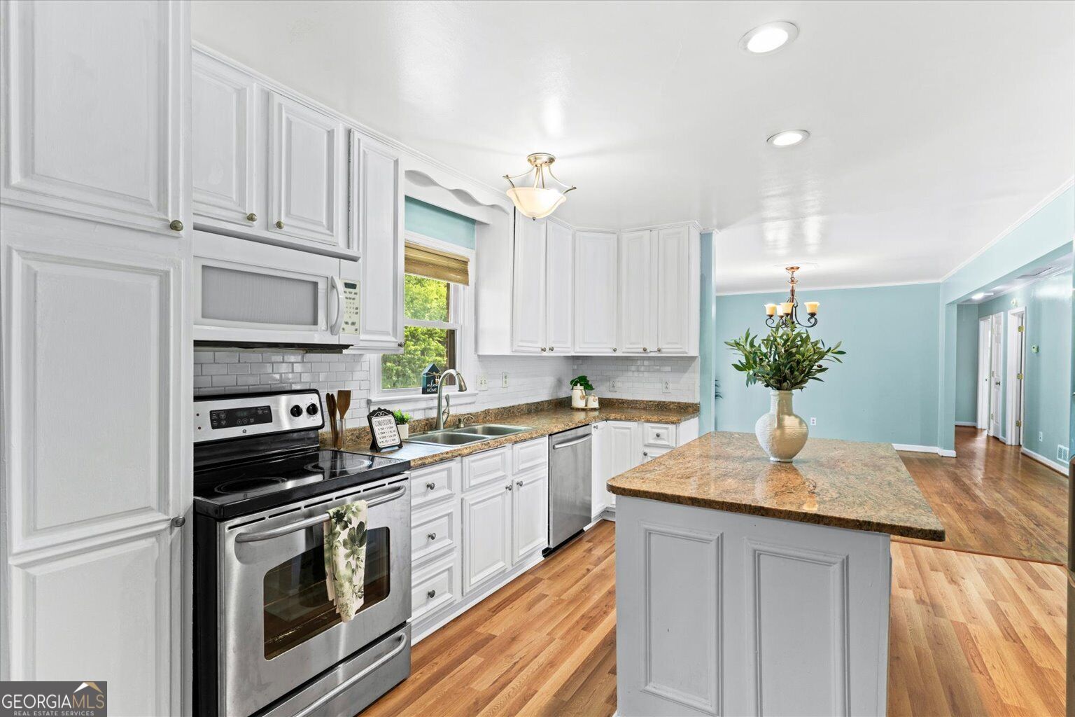 8 Cameo Drive Property Photo 16