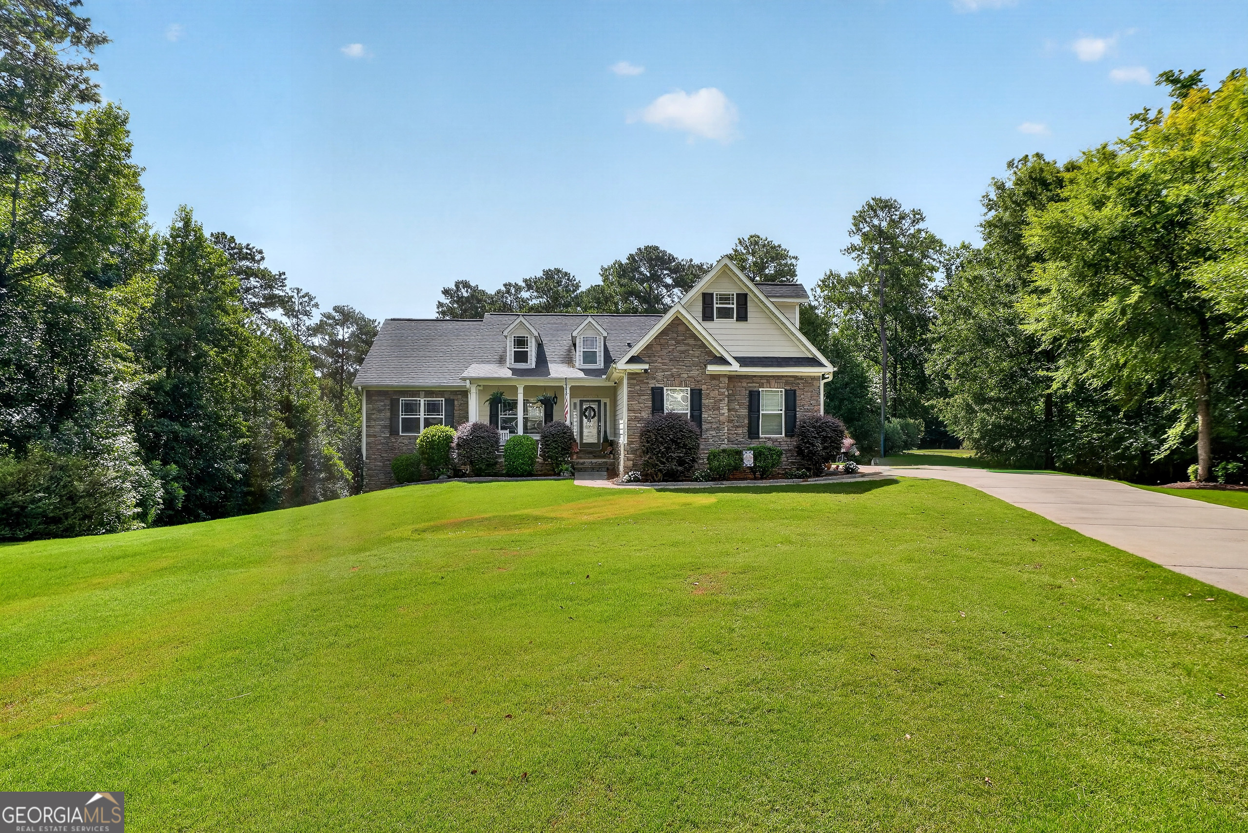 171 Windsor Court Property Photo 1