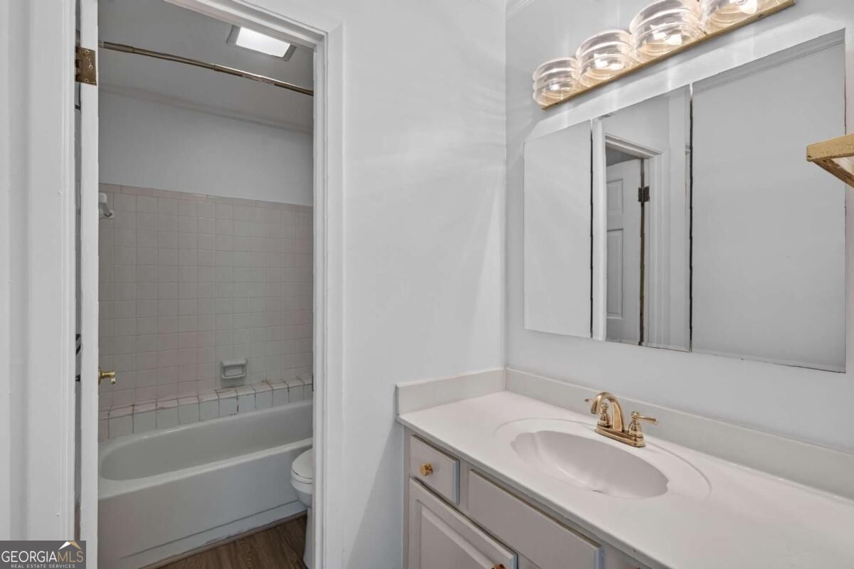 2000 Stratford Place Se Property Photo 14