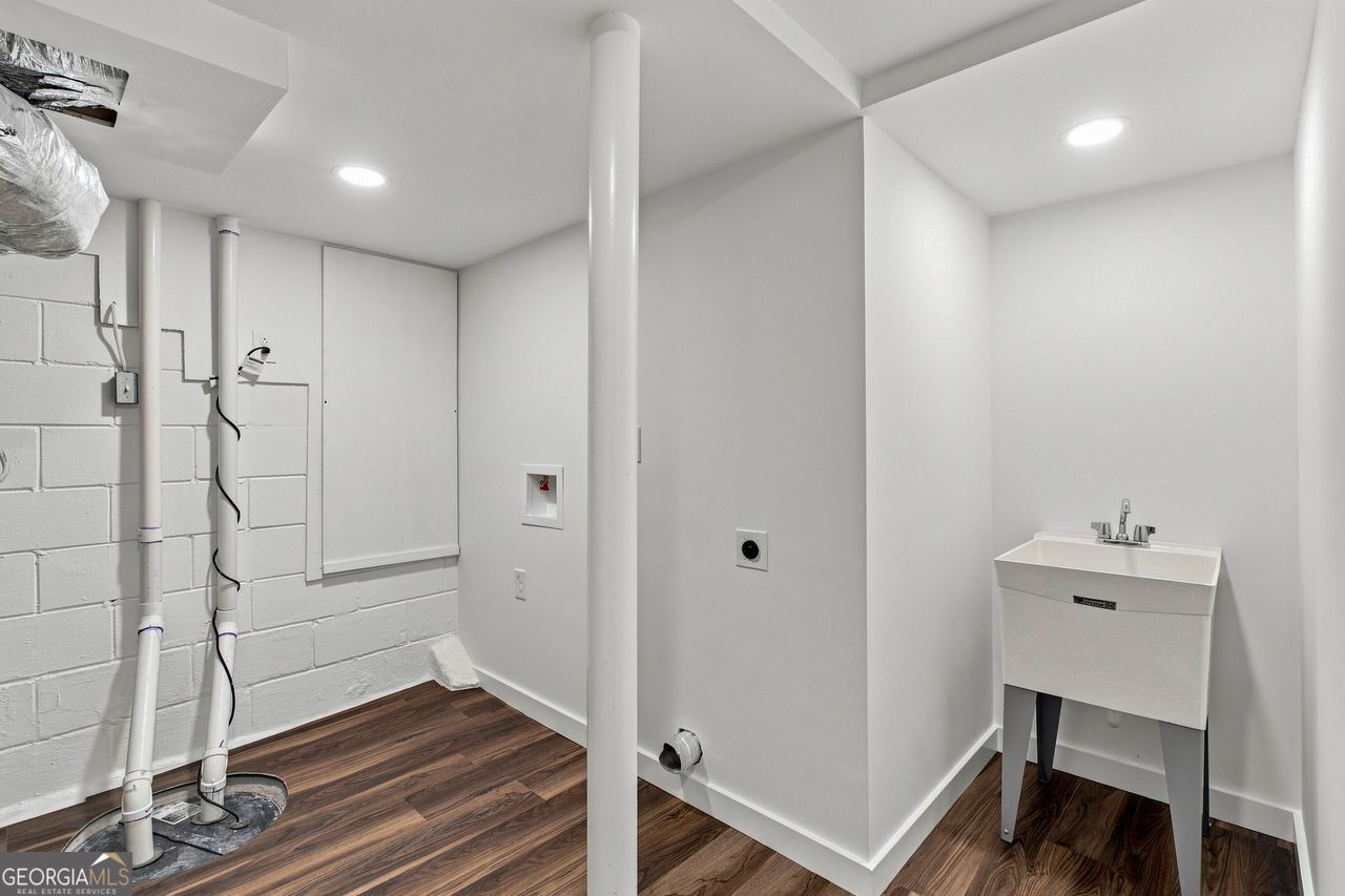 2245 Winding Woods Drive Property Photo 35