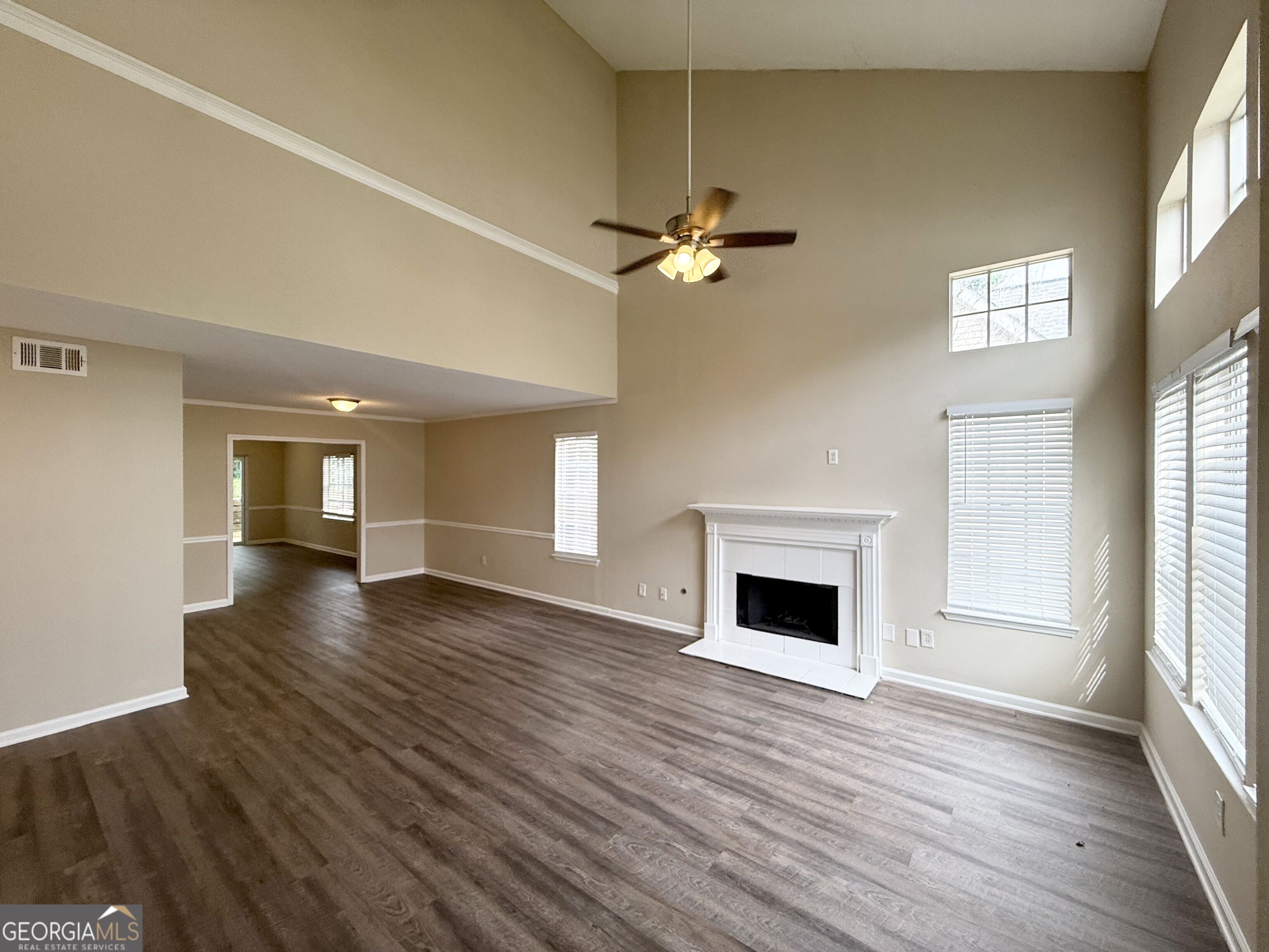 6249 Phillips Lake Way Property Photo 3