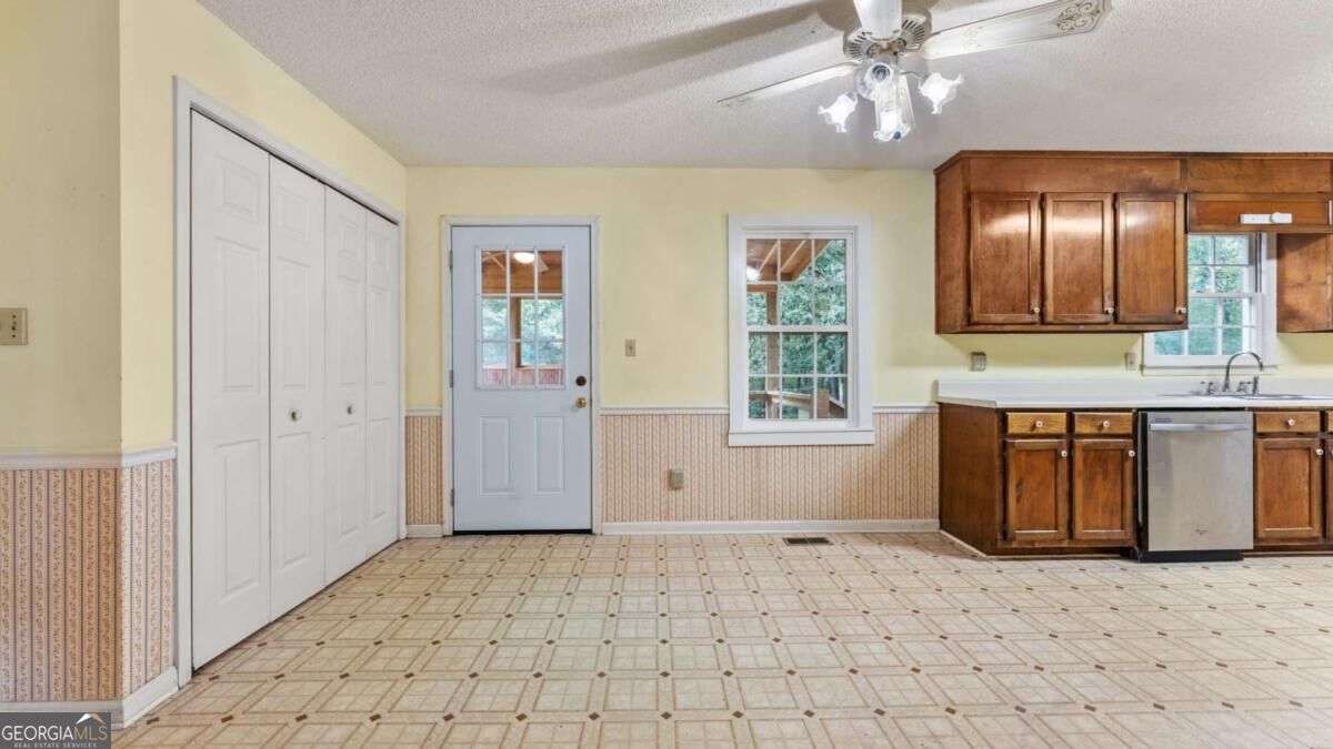 47 Gentry Court Property Photo 9