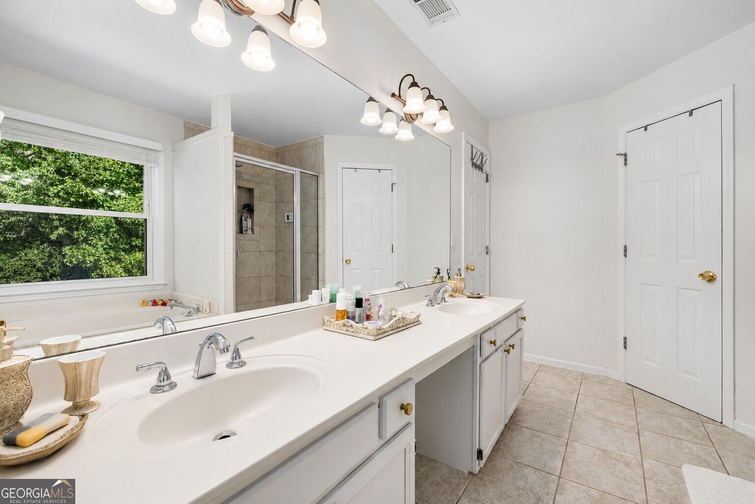 2383 Lake Villas Court Property Photo 15