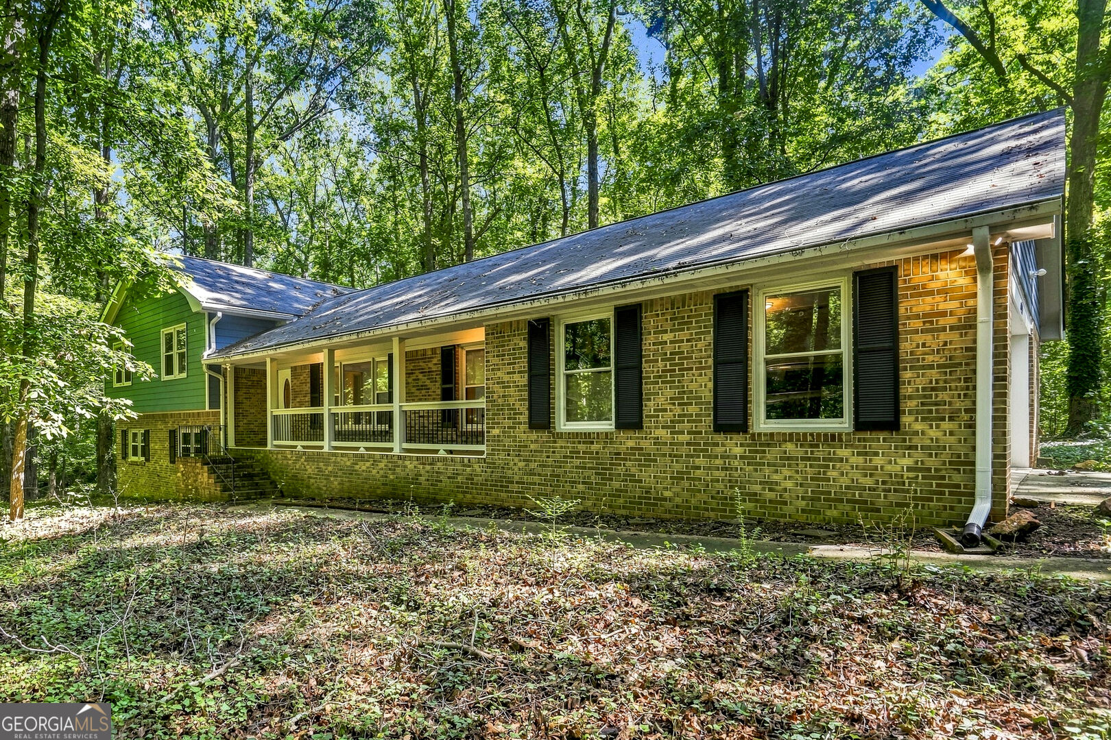 1050 Skyline Drive Property Photo 1