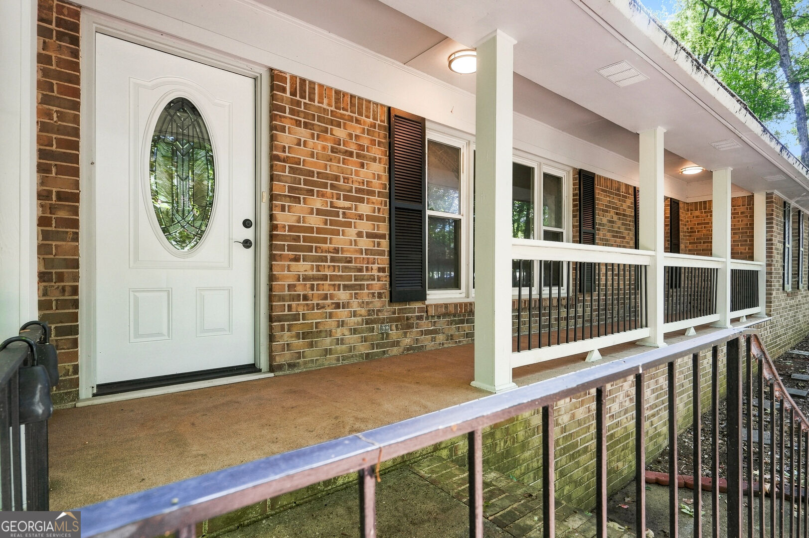 1050 Skyline Drive Property Photo 3