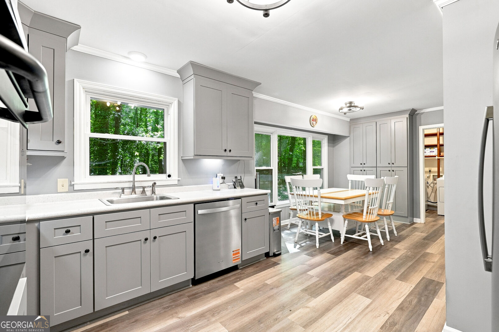 1050 Skyline Drive Property Photo 11