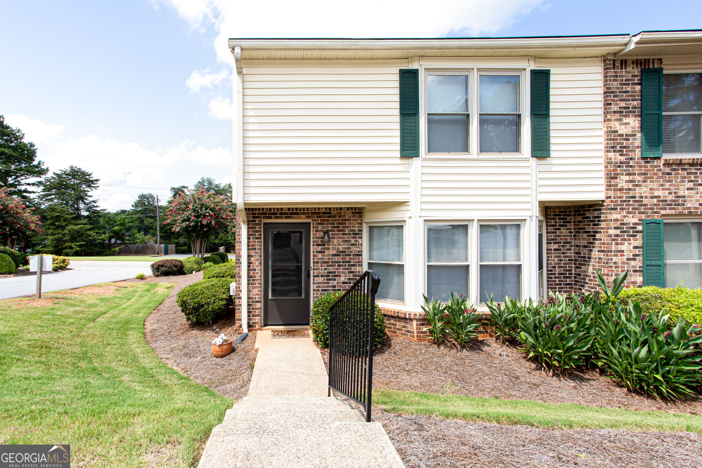 768 Longleaf Drive Property Photo 1