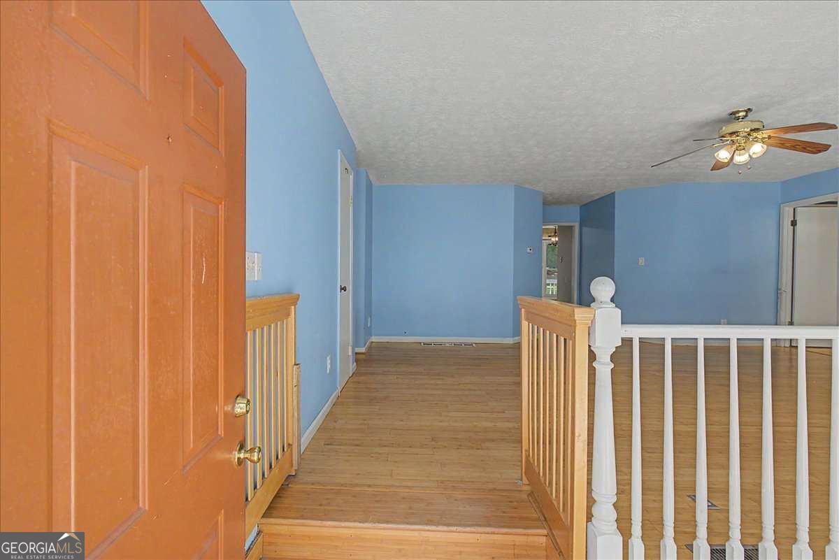 2276 Mohawk Trail Property Photo 7