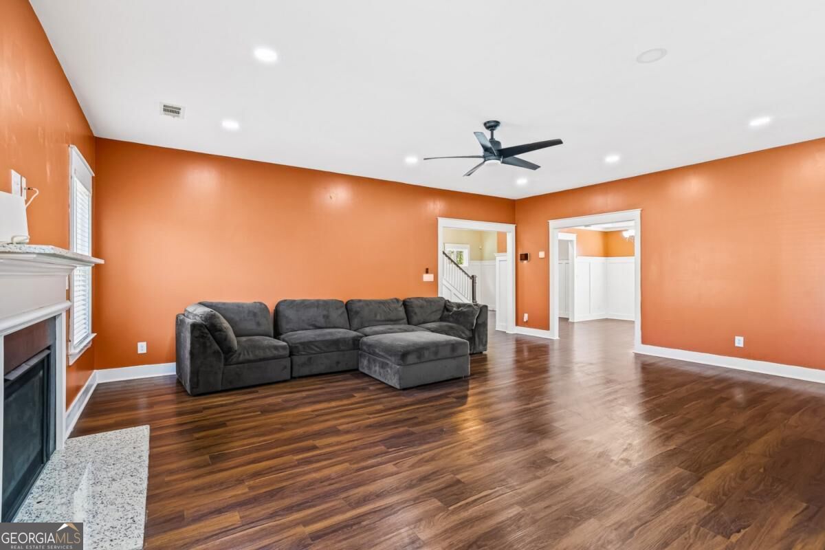 2600 Wevok Way Property Photo 4