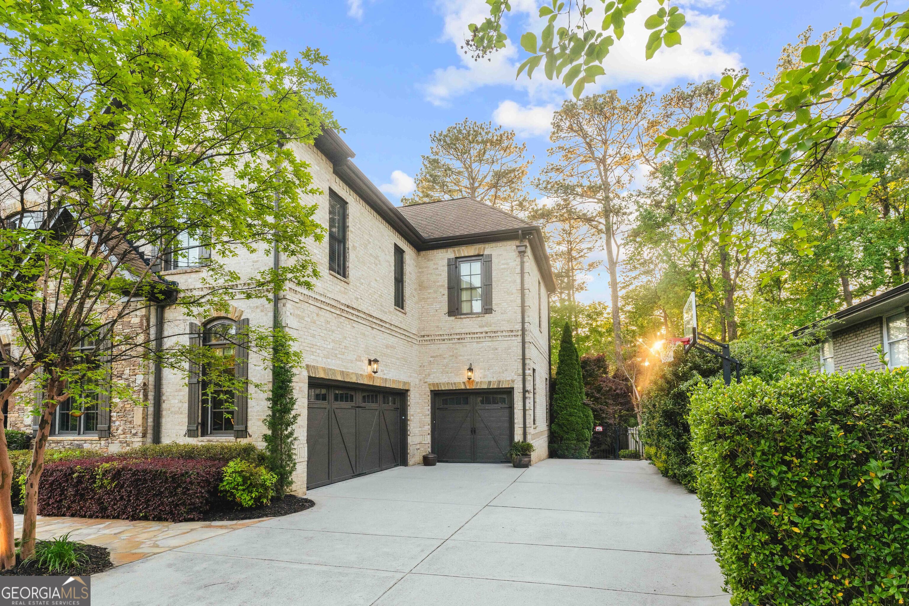 1686 Montcliff Court Property Photo 3