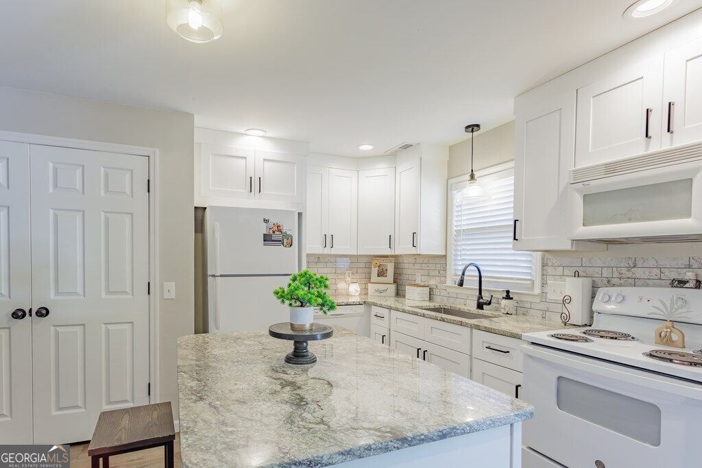 1900 Meadowbrook Circle Nw Property Photo 6