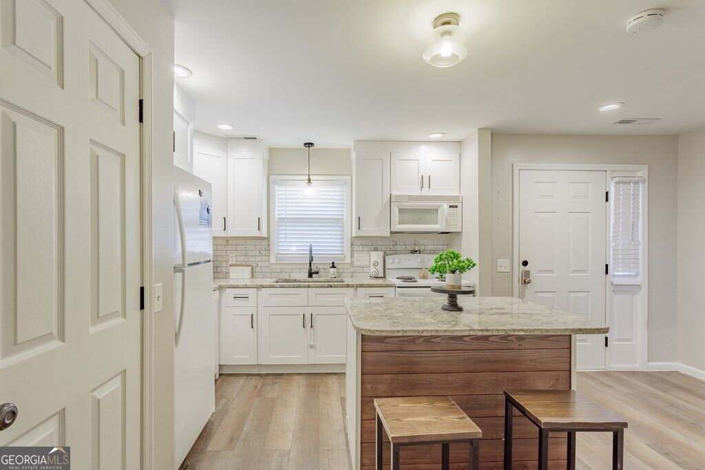 1900 Meadowbrook Circle Nw Property Photo 7