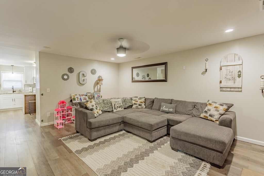 1900 Meadowbrook Circle Nw Property Photo 12