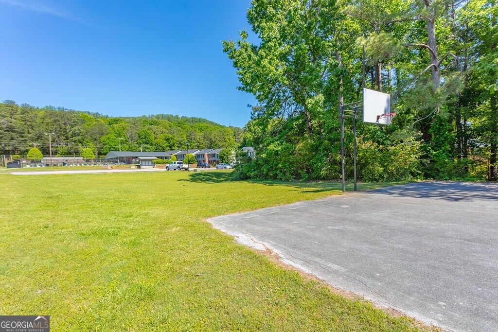 1900 Meadowbrook Circle Nw Property Photo 32